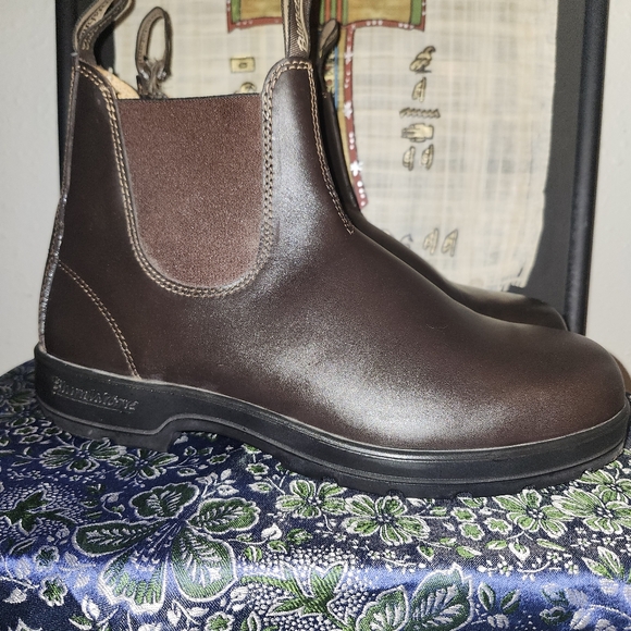 Blundstone Other - Men's Blundstone 550 Classic Fit Walnut US Size 11 *Has Damage